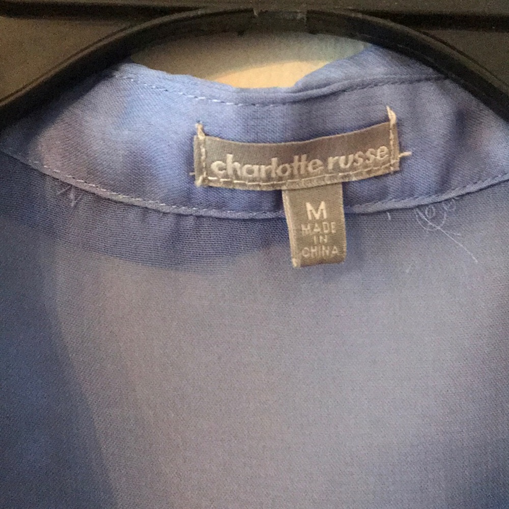 Sleeveless Collared Top - Picture 3 of 4
